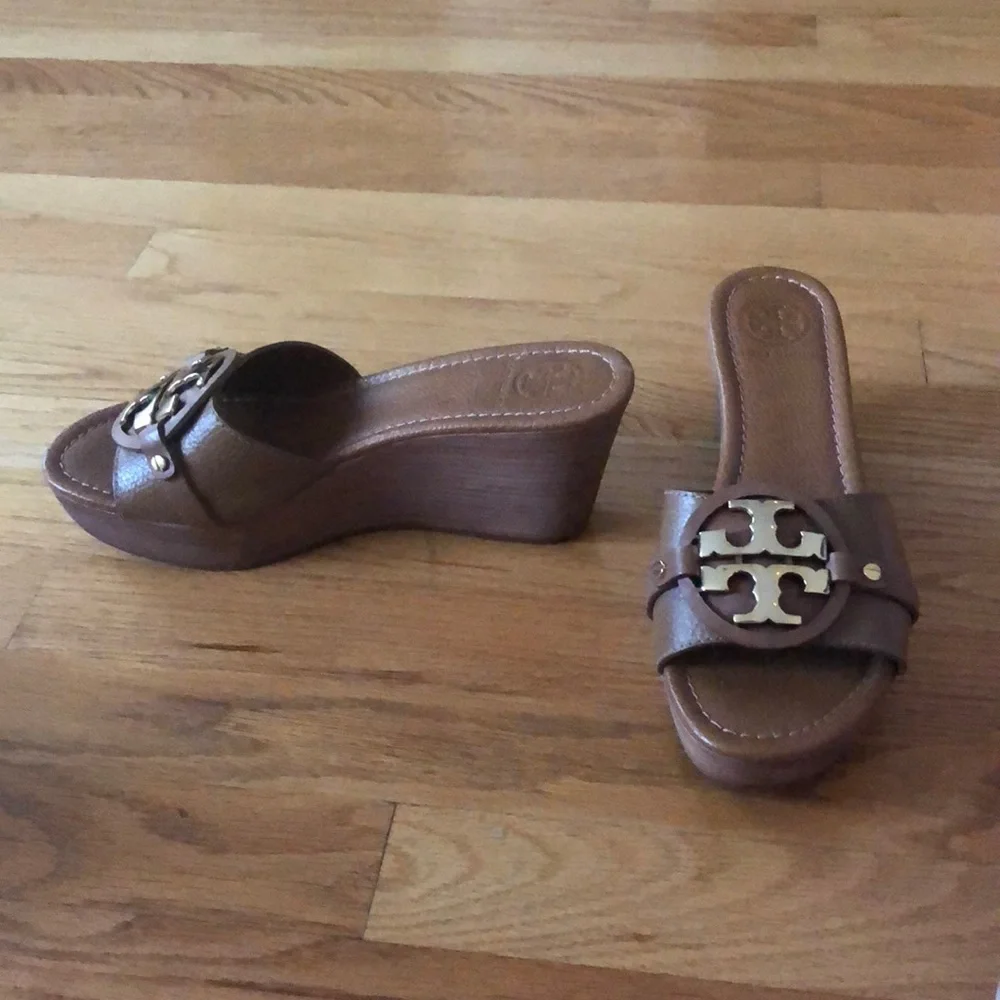 Tory Burch Brown Leather Logo Slide Sandals with Gold Hardware